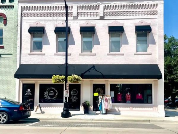 112 E Salem Avenue, Indianola, IA 50125