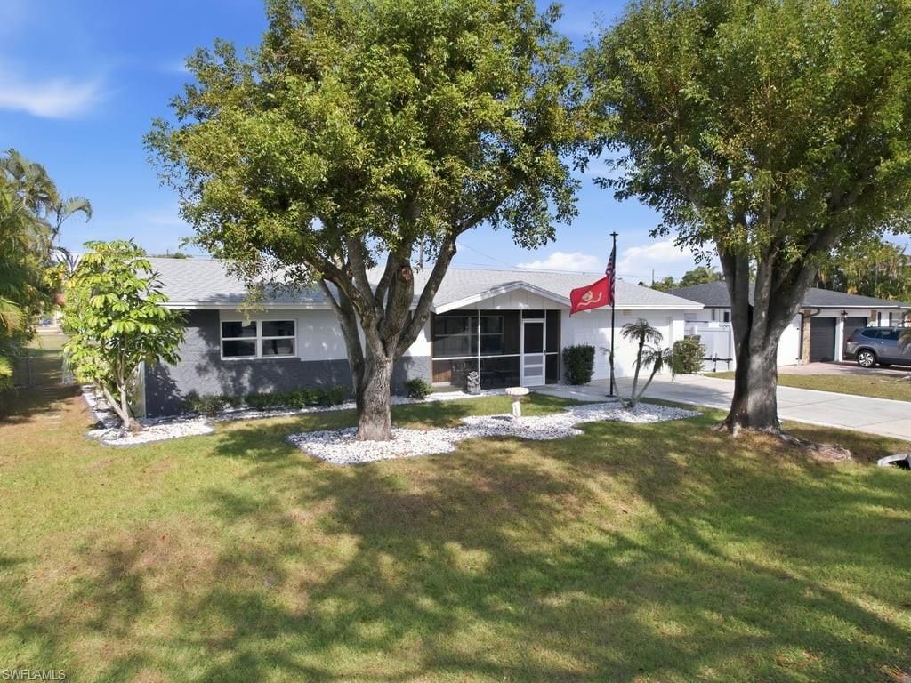 2261 Ivy Ave, Fort Myers, FL 33907 Main Photo