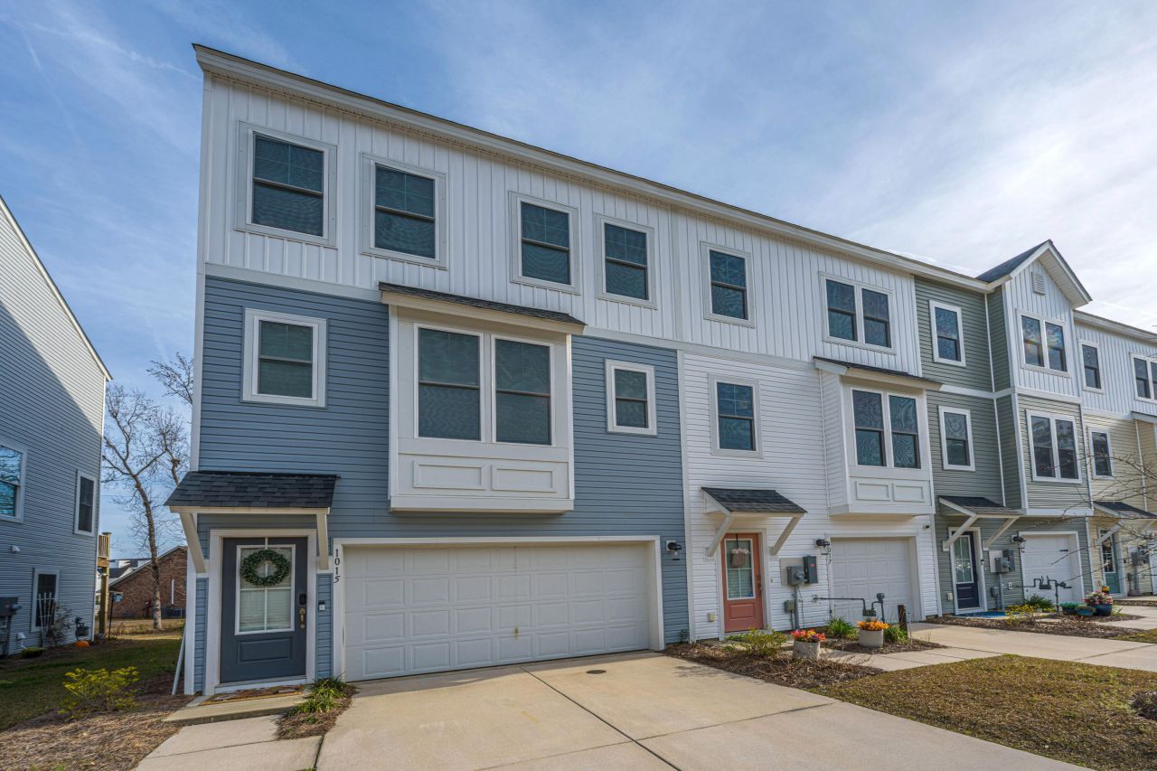 1015 Pettiford Place Photo 1