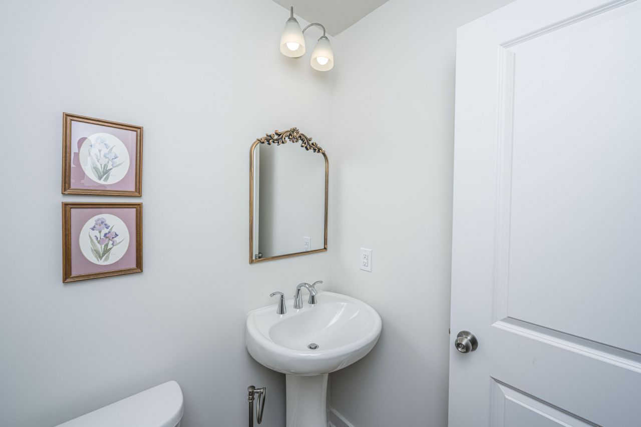 1015 Pettiford Place Photo 10