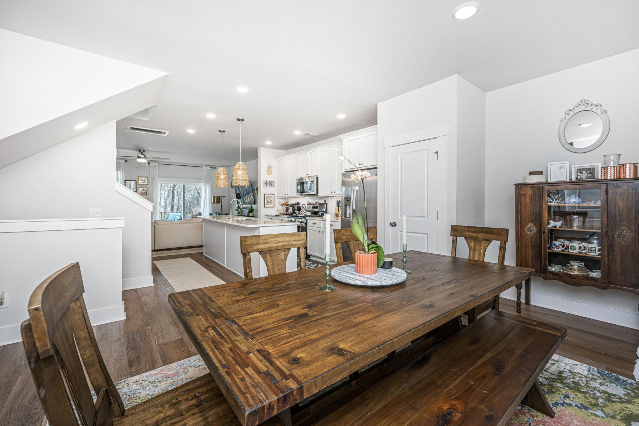 1015 Pettiford Place Photo 13