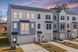 1015 Pettiford Place photo 4