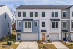 1015 Pettiford Place photo 4