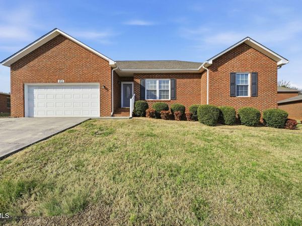 205 Farmington Drive, Greeneville, TN 37743
