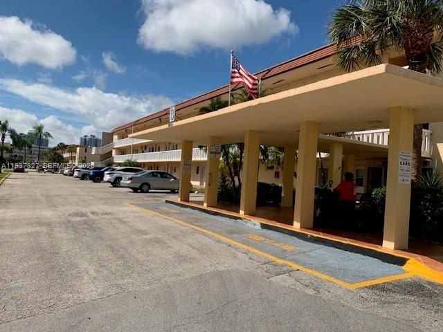 2949 Point East Dr, Unit B304, Aventura, FL 33160 Photo