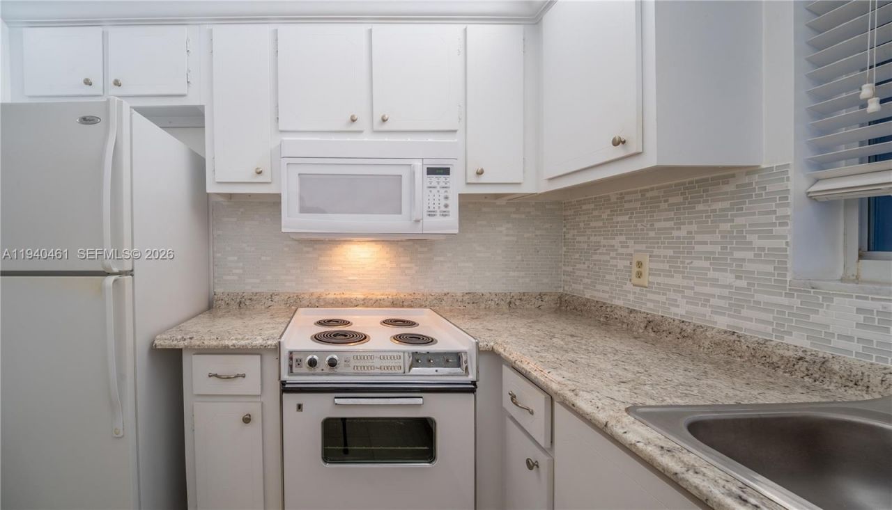 3 Westwood Ave, Unit 101E, Tequesta, FL 33469 Photo