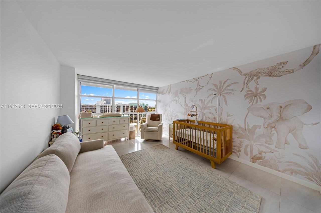 600 Parkview Dr, Unit 1114, Hallandale Beach, FL 33009 Photo