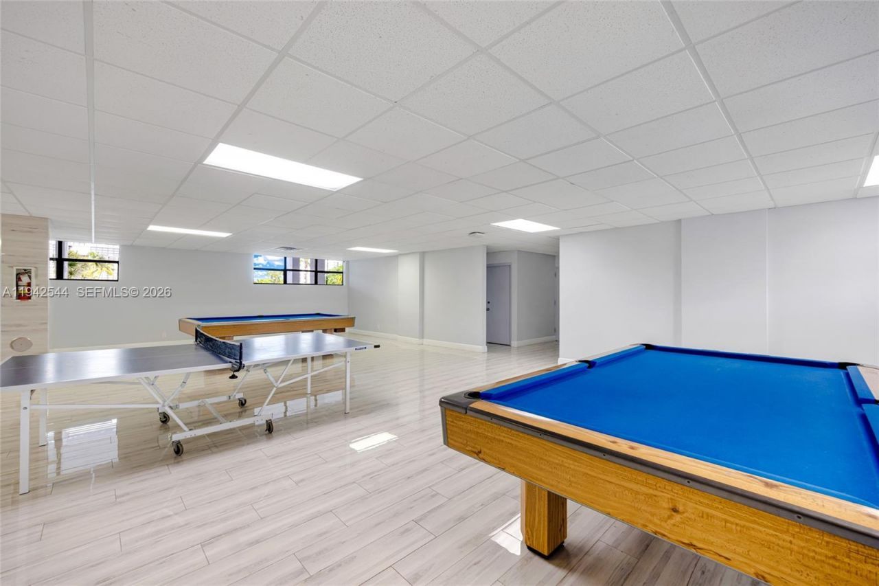 600 Parkview Dr, Unit 1114, Hallandale Beach, FL 33009 Photo