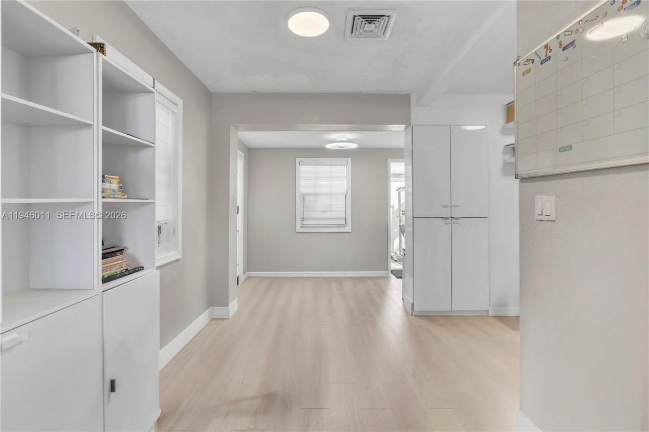 709 SW 7th Ave, Unit A&B, Hallandale Beach, FL 33009 Photo