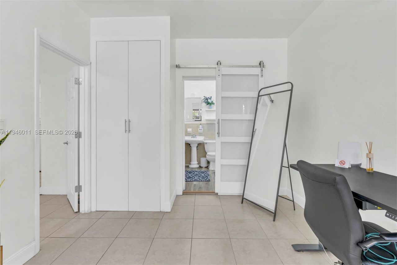 709 SW 7th Ave, Unit A&B, Hallandale Beach, FL 33009 Photo