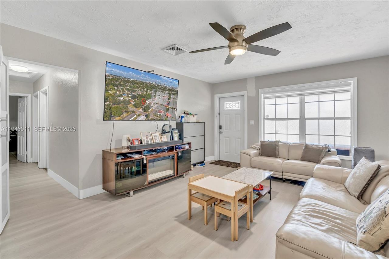 709 SW 7th Ave, Unit A, Hallandale Beach, FL 33009 Photo