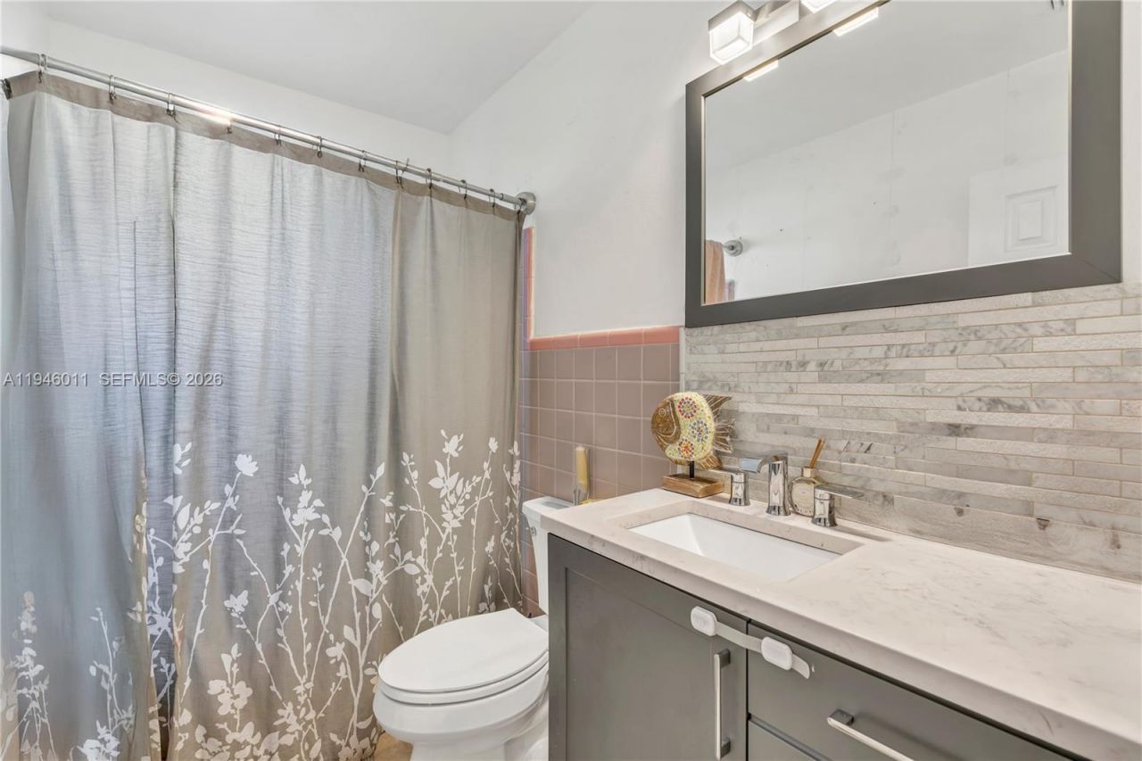 709 SW 7th Ave, Unit A, Hallandale Beach, FL 33009 Photo