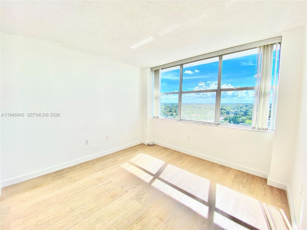 1200 NE Miami Gardens Dr , Unit 1020W, Miami, FL 33179 Photo