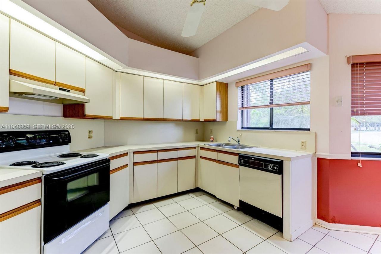 3800 NW 19th St, Coconut Creek, FL 33066 Photo