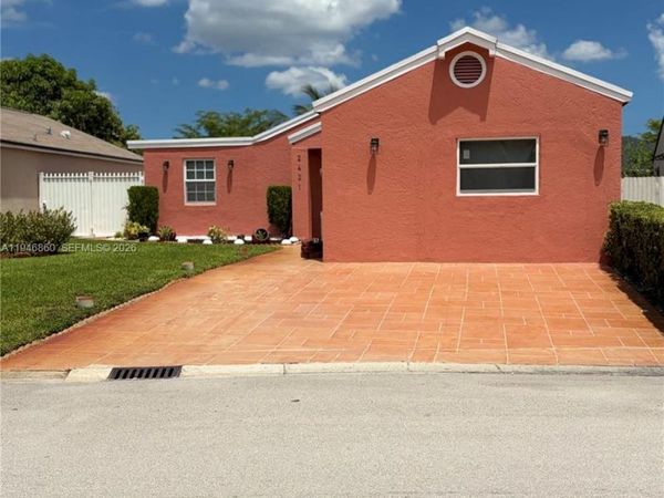 2421 SW 84th Ter, Miramar, FL 33025