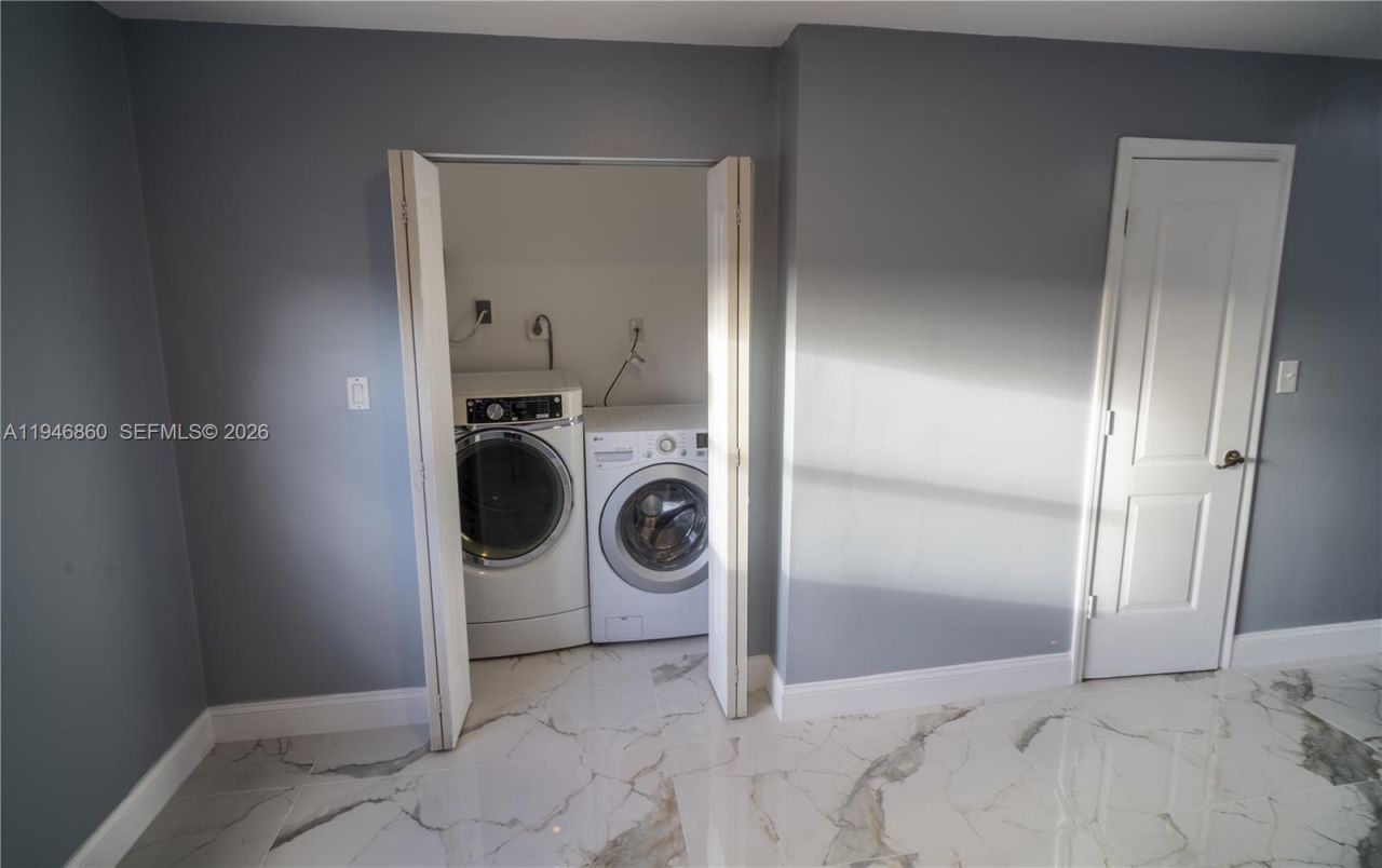 2421 SW 84th Ter, Miramar, FL 33025 Photo