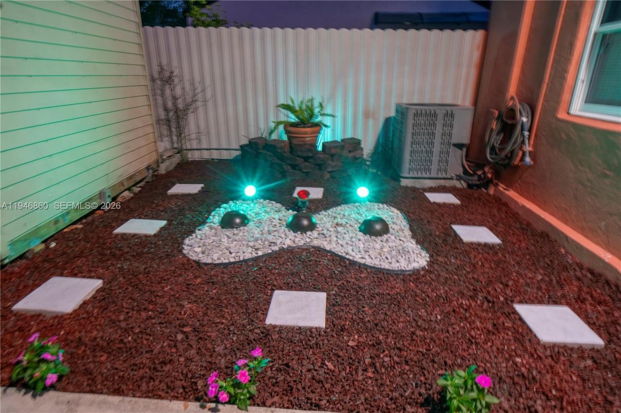 2421 SW 84th Ter, Miramar, FL 33025 Photo