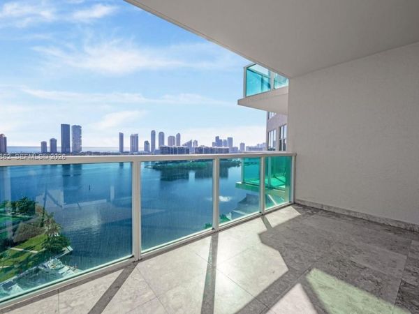 3330 NE 190th St, Unit 1912, Aventura, FL 33180