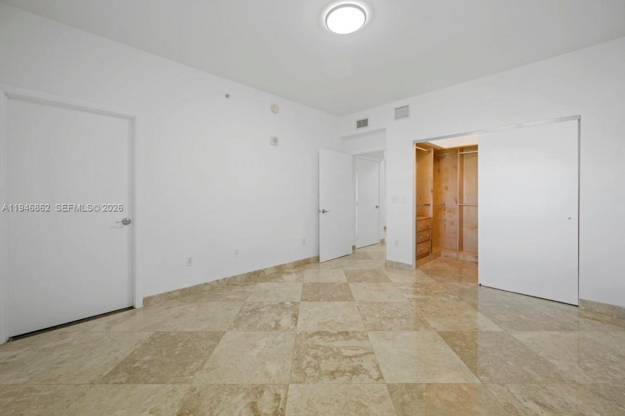 3330 NE 190th St, Unit 1912, Aventura, FL 33180 Photo