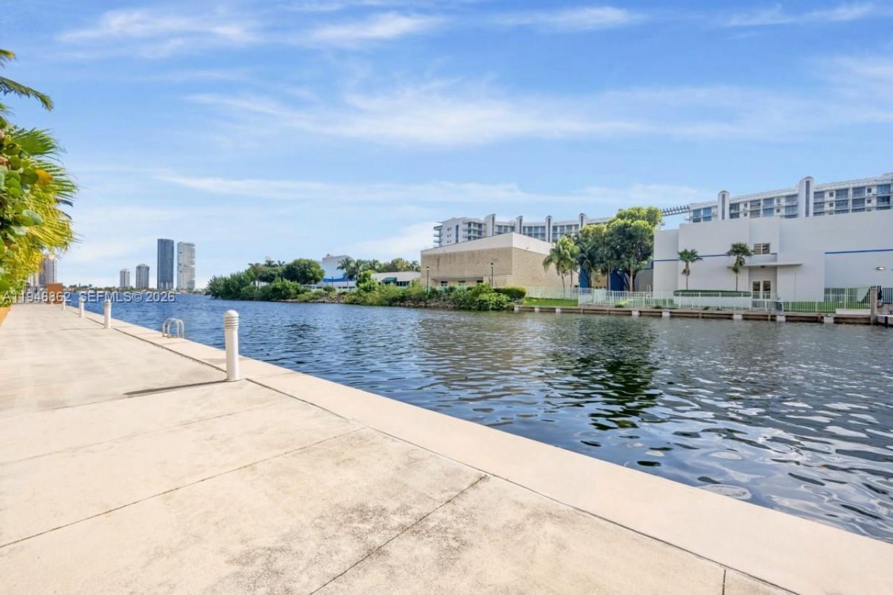 3330 NE 190th St, Unit 1912, Aventura, FL 33180 Photo