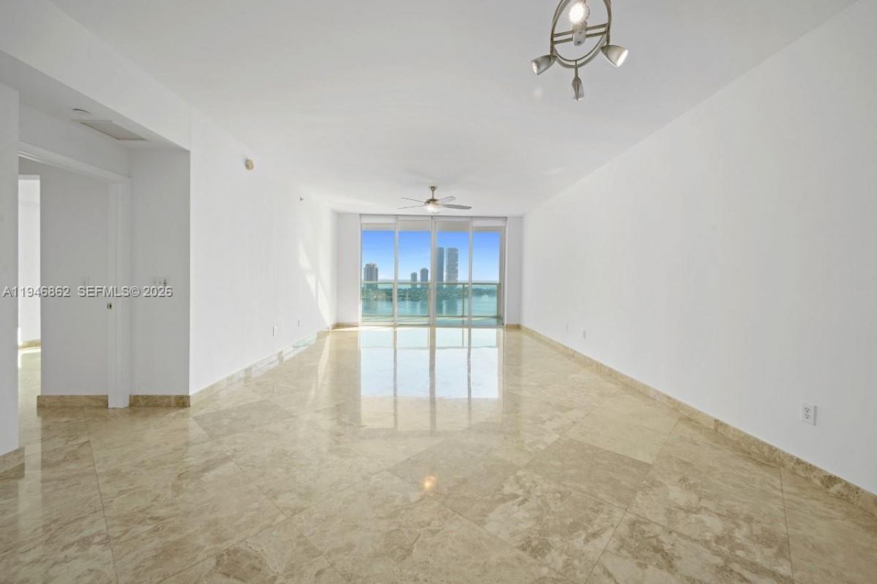 3330 NE 190th St, Unit 1912, Aventura, FL 33180 Photo
