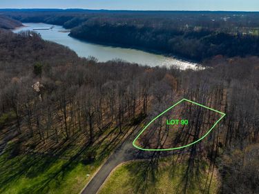 90 Paradise Alley, Russell Springs, KY 42642