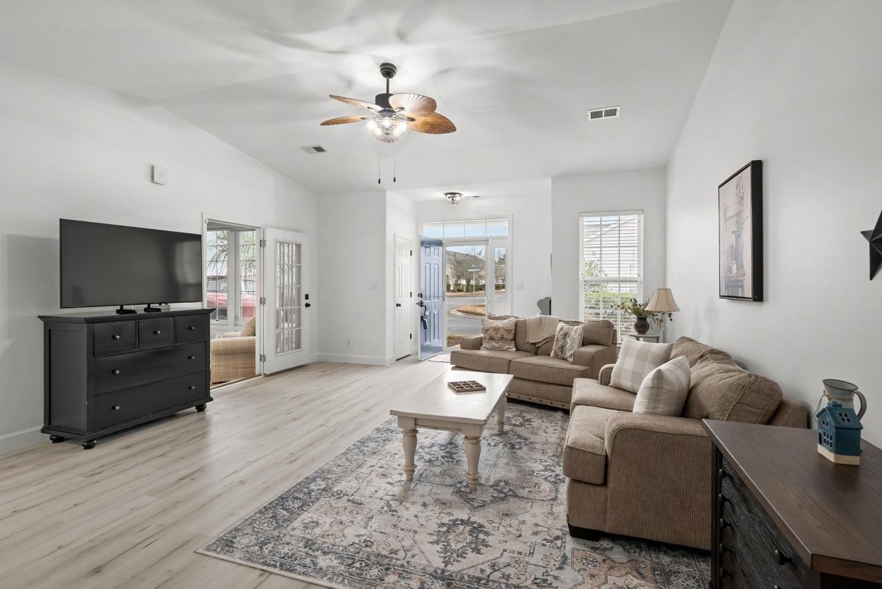 420 Warrington Way Photo 14