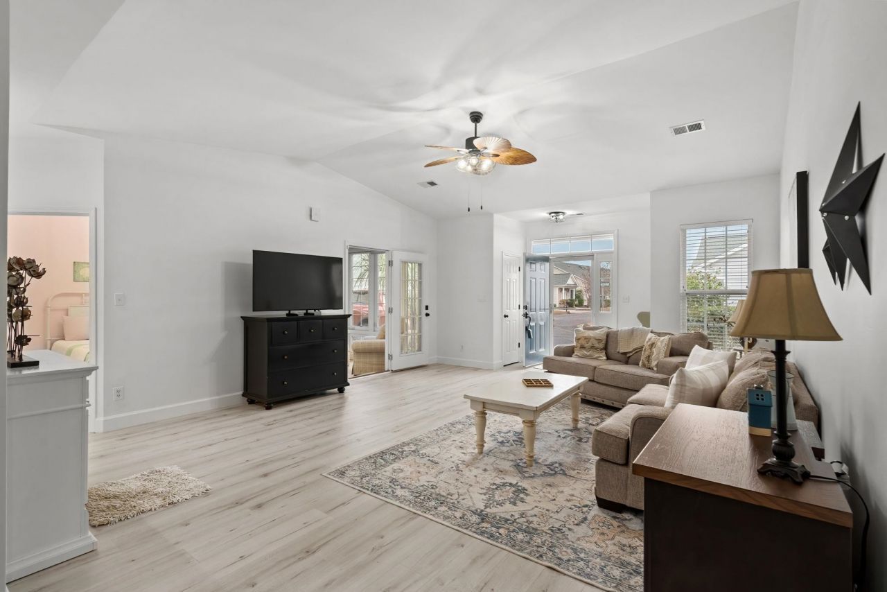 420 Warrington Way Photo 17