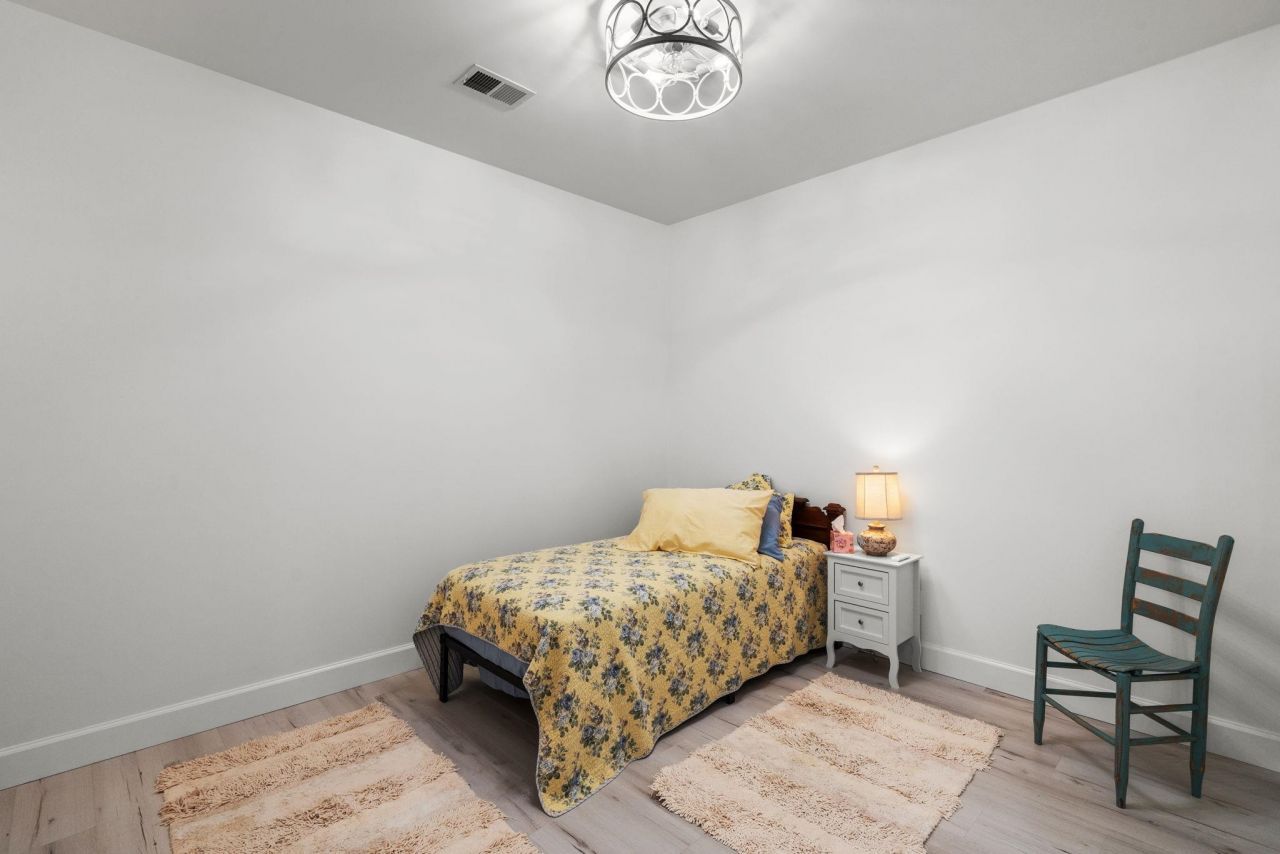 420 Warrington Way Photo 26