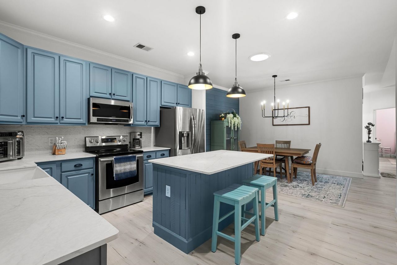 420 Warrington Way Photo 7