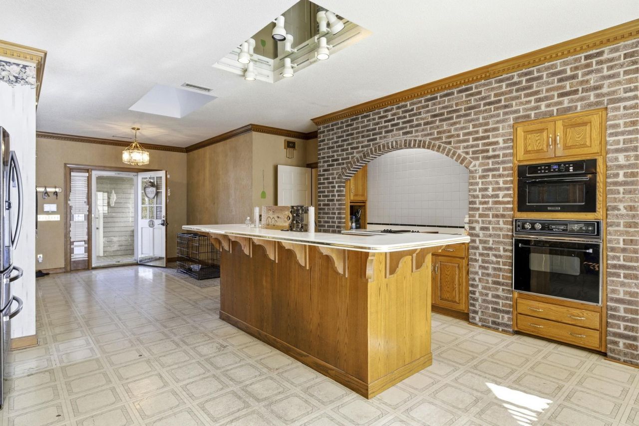 485 Carolina Dr. Photo 12