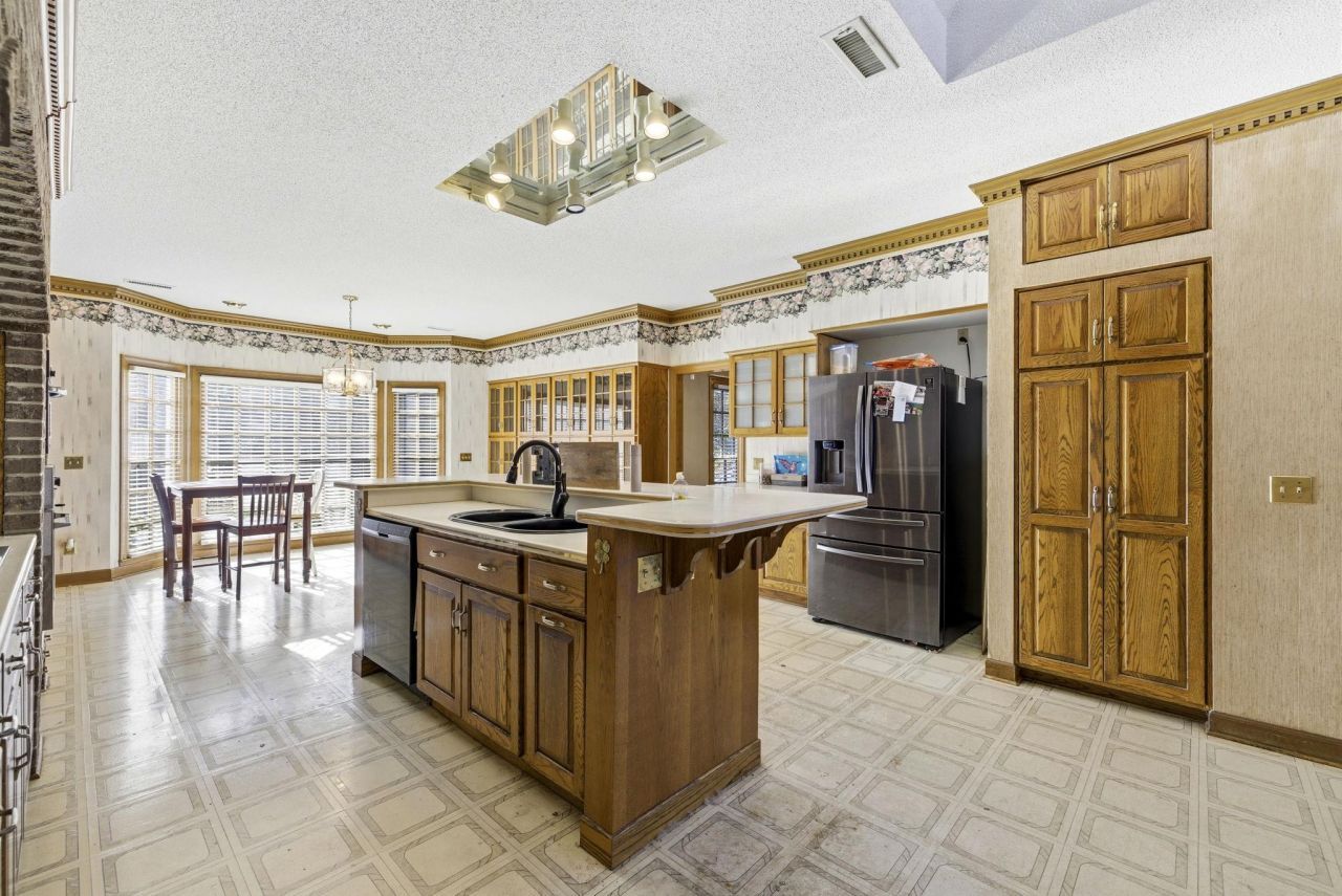 485 Carolina Dr. Photo 17