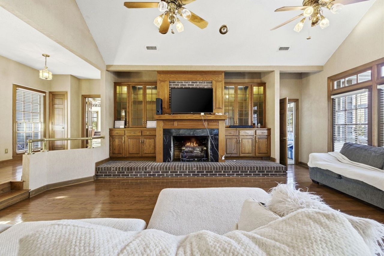 485 Carolina Dr. Photo 6