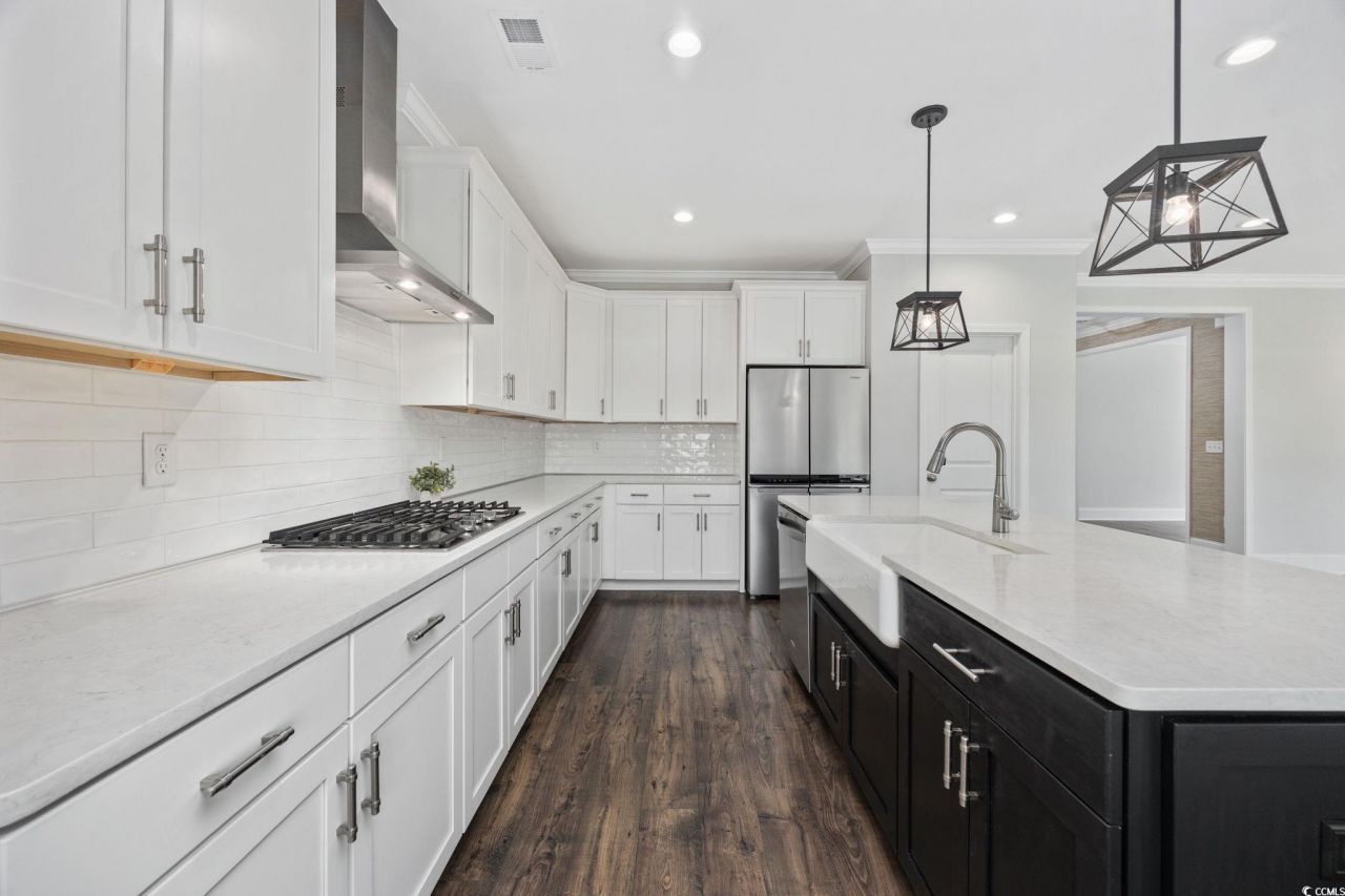 150 Black Water Dr. Photo 9