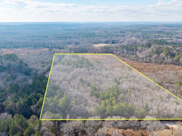 1761 E H Snow Road, Mcintyre, GA 31054