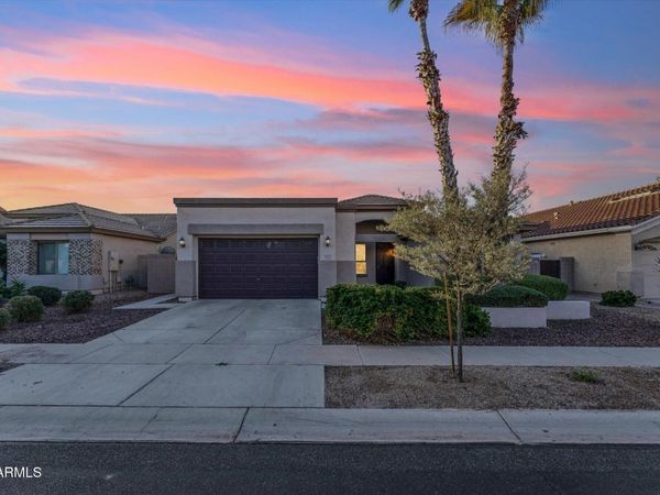 8825 W PALMAIRE Avenue, Glendale, AZ 85305