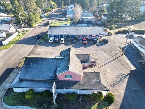 1856 37TH ST, Florence, OR 97439