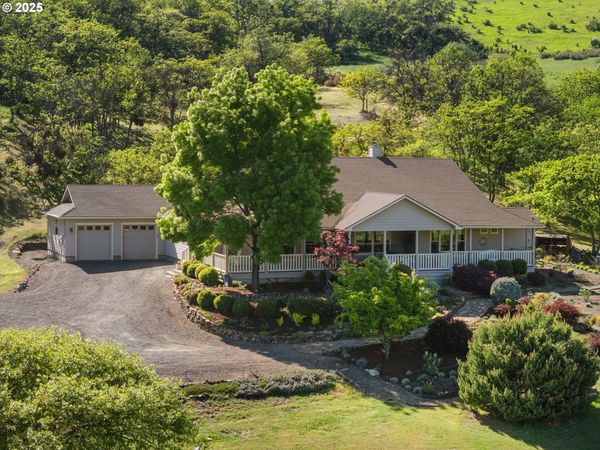 2809 DEAD INDIAN MEMORIAL RD, Ashland, OR 97520