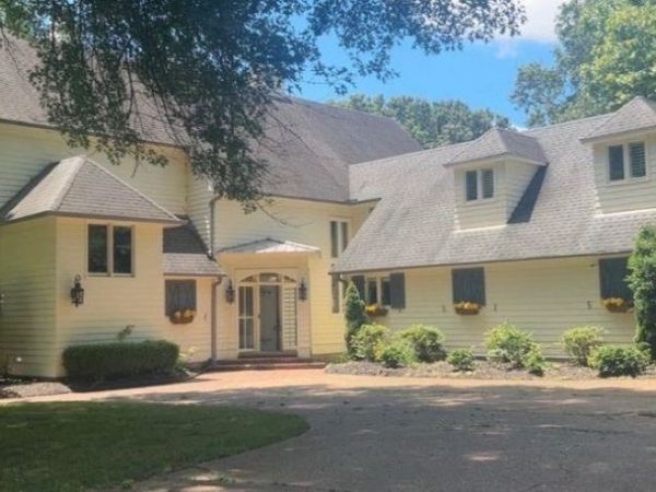 1025 TIMBERLAKE DR E, Unincorporated, TN 38018