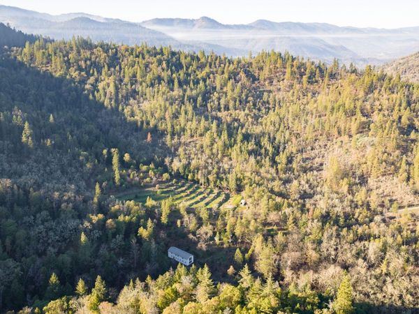 4098 Foots Creek R Fork Road, Gold Hill, OR 97525