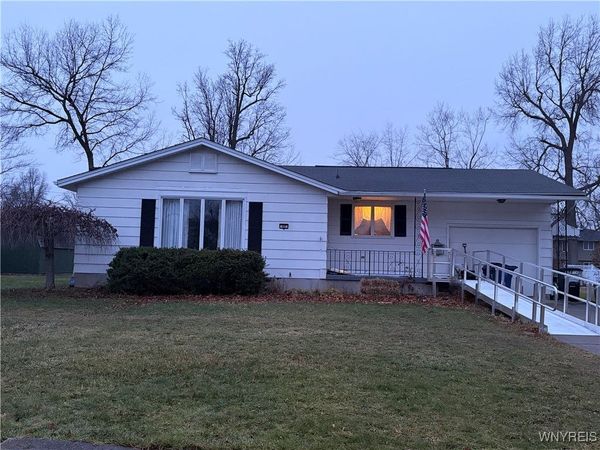 40 Sweetwood Drive N, Buffalo, NY 14228