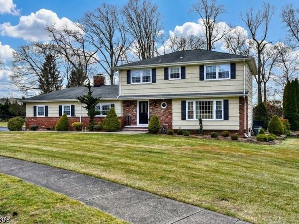 237 Glenwood Dr, North Haledon, NJ 07508