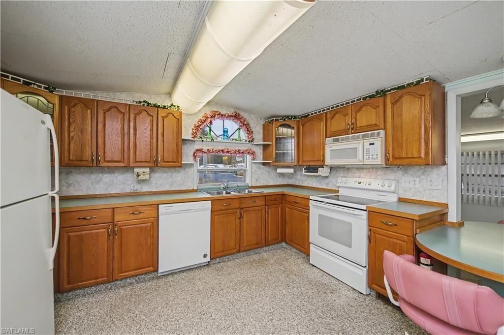 54 La Fonda Ln, North Fort Myers, FL 33903 Photo