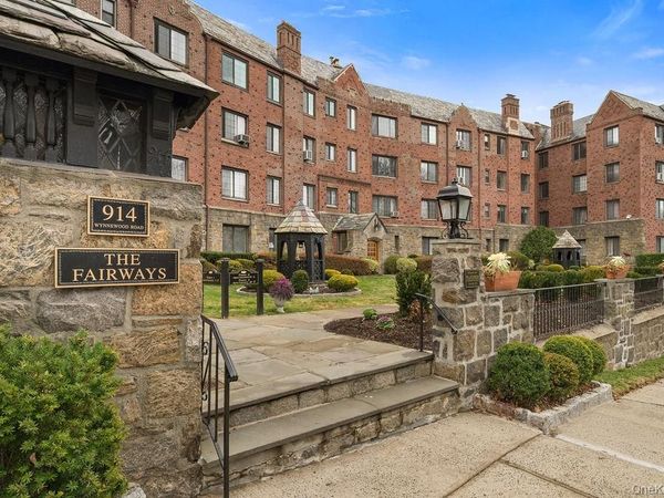 914 Wynnewood Road, Unit LL4, Pelham, NY 10803