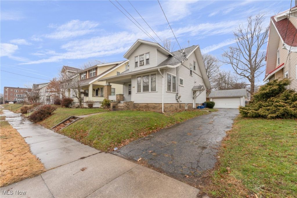 1433 17th Street Nw, Canton, OH 44703 Main Photo