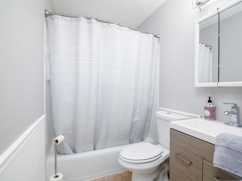 866 Brookdale Drive, West Jefferson, OH 43162 Photo 10