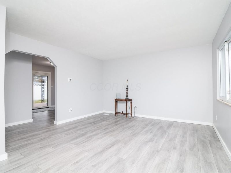 866 Brookdale Drive, West Jefferson, OH 43162 Photo 3