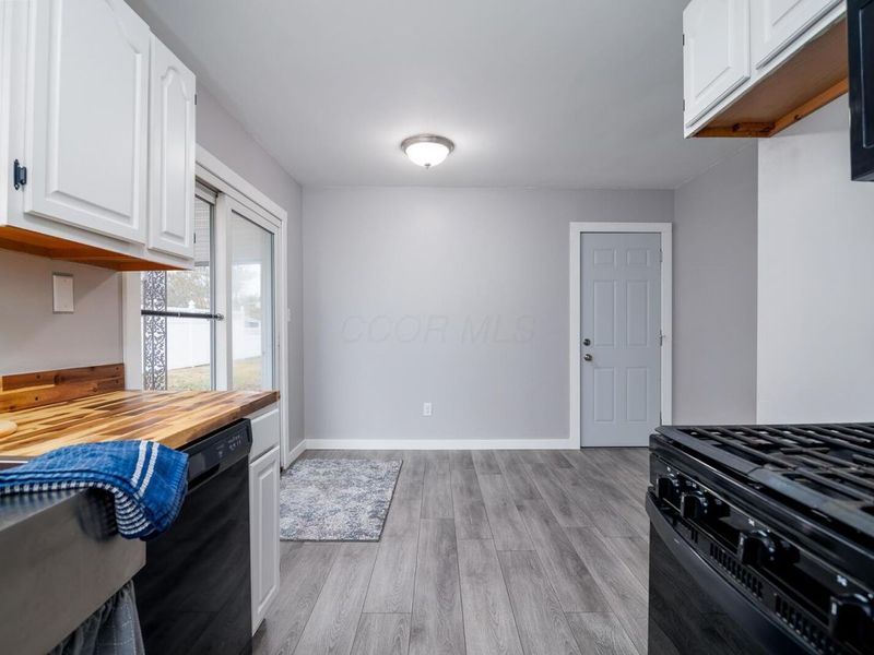 866 Brookdale Drive, West Jefferson, OH 43162 Photo 9