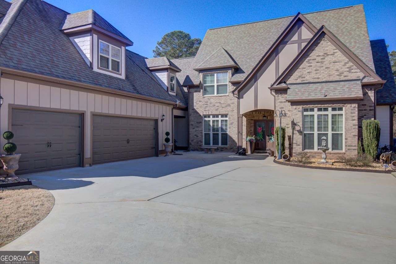 65 Fox Hall Crossing W, Senoia, GA 30276 Main Photo