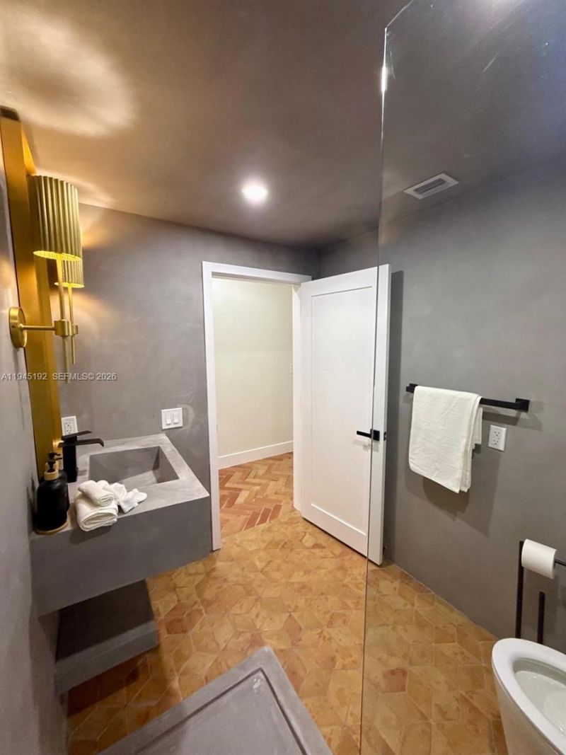 905 SW 13th Ct, Miami, FL 33135 Photo